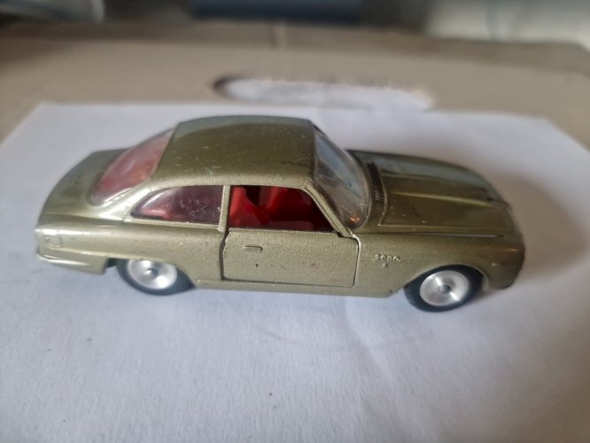 solido alfa romeo 2600 d'epoque bel etat