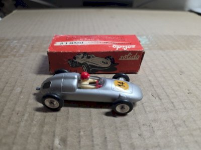 Solido FRANCE  Porshe F 11 en boite neuve