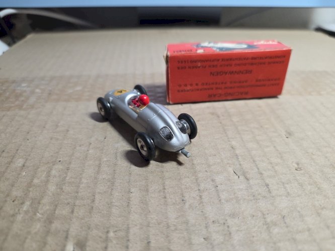 Solido FRANCE  Porshe F 11 en boite neuve