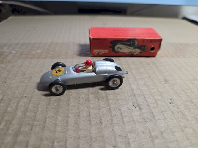 Solido FRANCE  Porshe F 11 en boite neuve