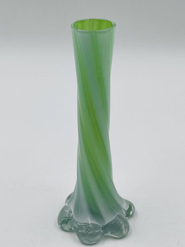 Soliflore en verre de Murano vert torsadé, années 60