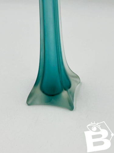Soliflore verre turquoise style Murano forme Tour Eiffel