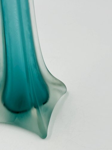 Soliflore verre turquoise style Murano forme Tour Eiffel