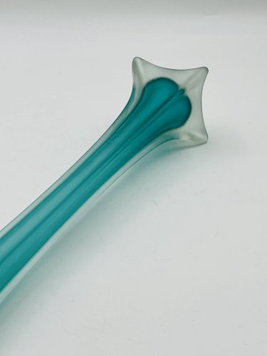 Soliflore verre turquoise style Murano forme Tour Eiffel