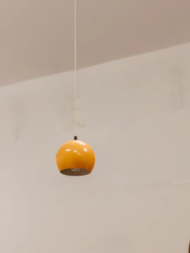 Sonia, la petite suspension en métal jaune N°165