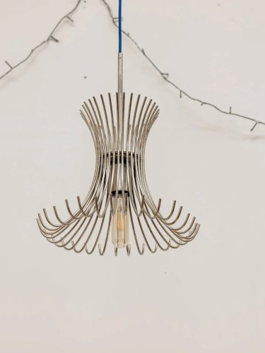 Sonia, la suspension en métal N°82
