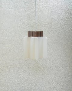 Sonia, la suspension en plexi 80's N°155