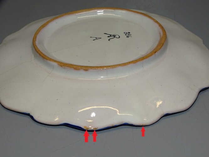 - SOUCOUPE CERAMIQUE ALFRED RENOLEAU AR.A  accidentée  COLLECTION VITRINE   D