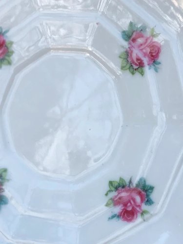 Soucoupes rétro vintage en porcelaine motifs petites fleurs roses