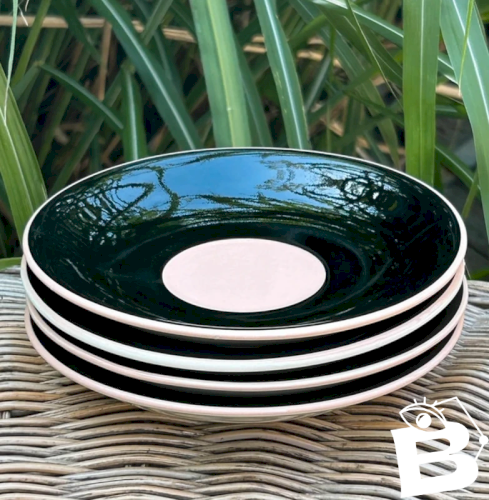 Soucoupes Villeroy & Boch noires et corail
