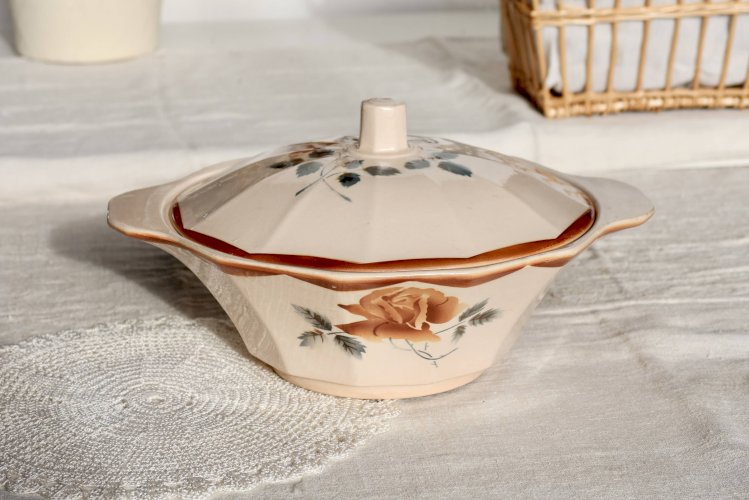 Soupière ancienne en faïence rose - Décor fleuri rouge - Digoin