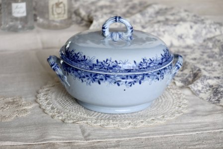 Soupière antique en faïence U&C Sarreguemines , modèle Mimosa