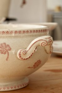 Soupière antique terre de fer rouge modèle Lucien Lunéville