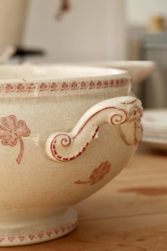 Soupière antique terre de fer rouge modèle Lucien Lunéville