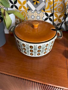 Boch La Louvière soup tureen model Noix
