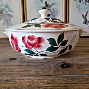 Soupière Choisy Le Roi HBC modèle Vernon motif de roses avant 1920