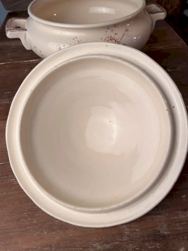 Soupière Longchamp en terre de fer