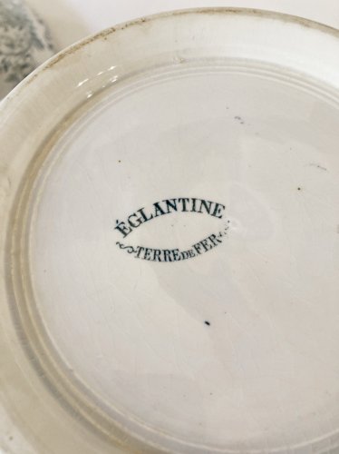 Soupière terre de fer, Sarreguemines, modèle Eglantine
