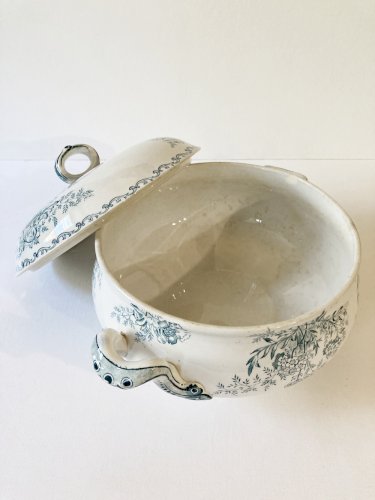 Soupière terre de fer, Sarreguemines, modèle Églantine