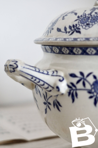 Soupière vintage porcelaine Dresden - Motif fleuri bleu et blanc