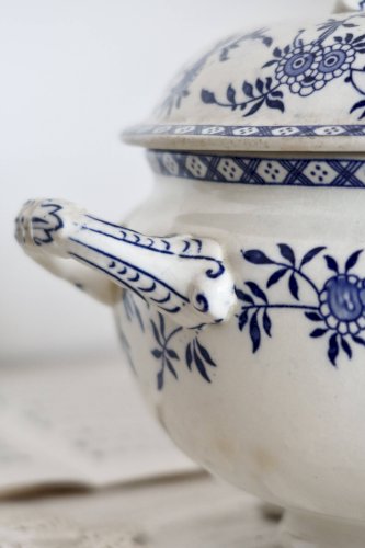 Soupière vintage porcelaine Dresden - Motif fleuri bleu et blanc