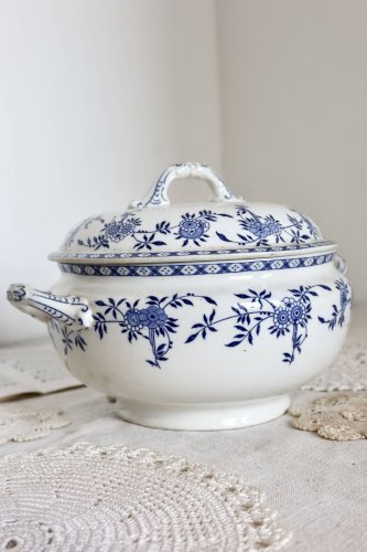 Soupière vintage porcelaine Dresden - Motif fleuri bleu et blanc