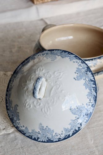 Soupière vintage terre de fer Saint Amand Hamage Nord modèle Platane bleu