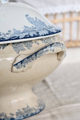 Soupière vintage terre de fer Saint Amand Hamage Nord modèle Platane bleu