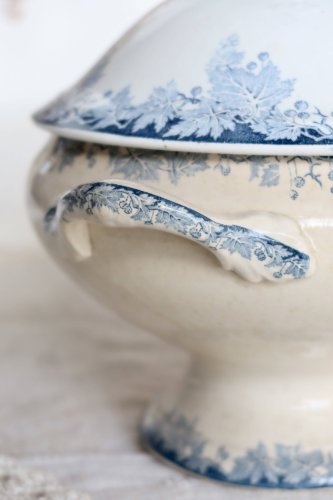 Soupière vintage terre de fer Saint Amand Hamage Nord modèle Platane bleu