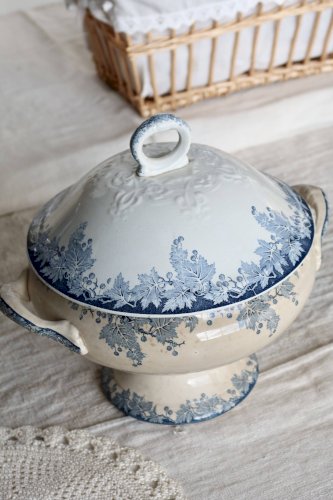 Soupière vintage terre de fer Saint Amand Hamage Nord modèle Platane bleu