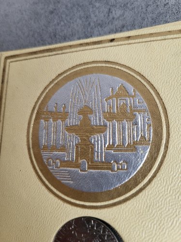 SOUVENIR CITTA DEL VATICANO PIE XII +LIVRET DE TIMBRES AUTHENTIQUES + 3 MONNAIES