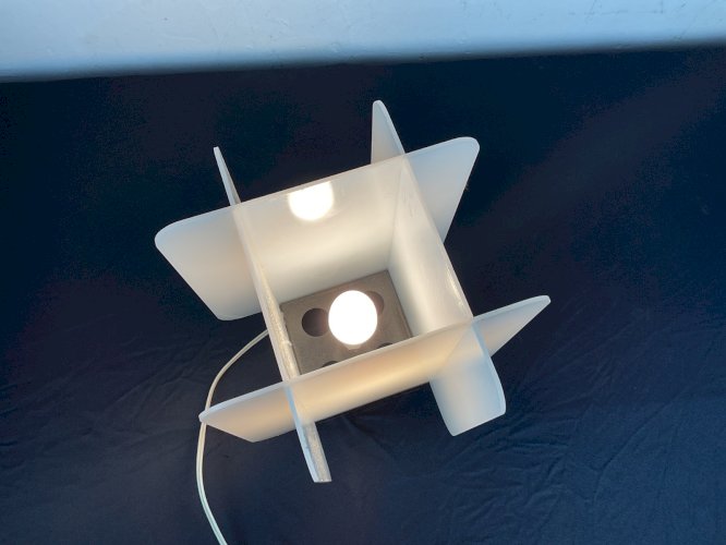 Space Age 70 Lampe à poser plexiglass  1970