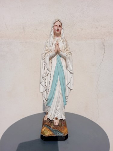  Statue ancienne de la Vierge Notre-Dame de Lourdes