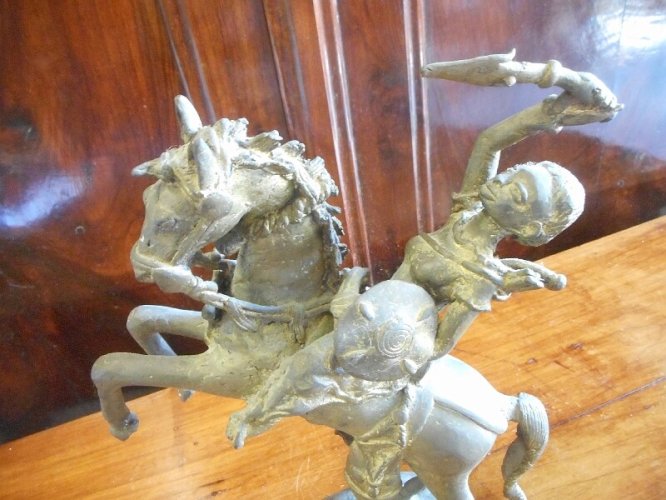 STATUE ANCIENNE EN BRONZE AFRICAIN N° 7