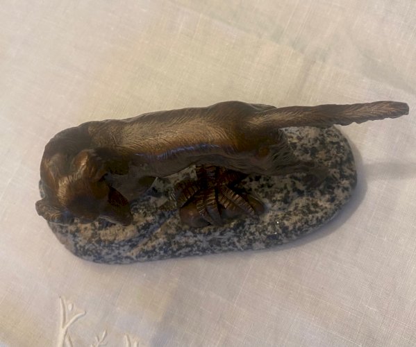 Statue animalière en bronze, chien de chasse XIXème, signé Jules Moigniez.