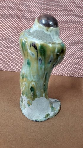 STATUE ASIATIQUE EN TERRE VERNISSEE DU XIX ème SIECLE