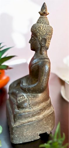 Statue Bouddha en bronze patiné – 25 cm – Authentique & raffinée