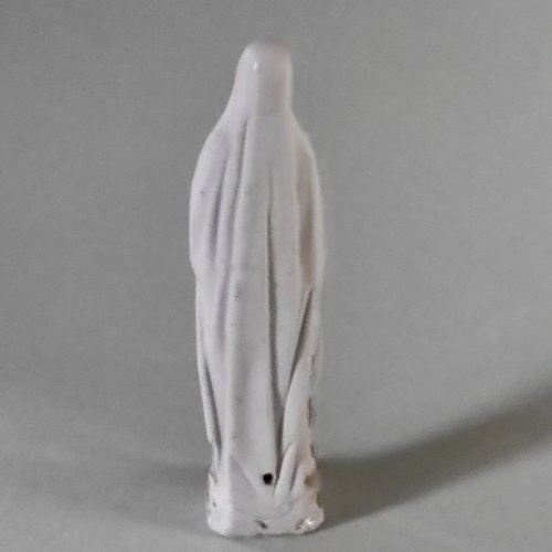 Statue de la Sainte Vierge en biscuit, Époque vers 1920