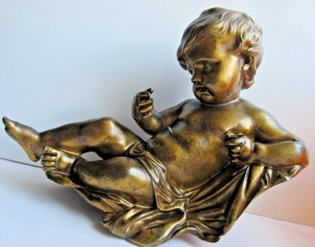 Statue de pendule en bronze, sculpture Napoléon III: Angelot chérubin allongé