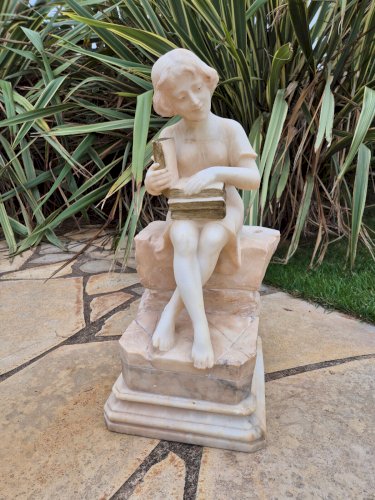 STATUE EN ALBATRE LA LECTRICE OU LA LECTURE SIGNEE PROF BAZZANI ICATEA REF JAC