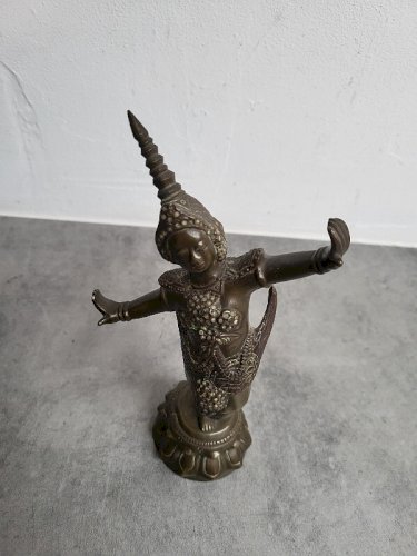 STATUE EN BRONZE DANSEUSE CAMBODGIENNE N°2