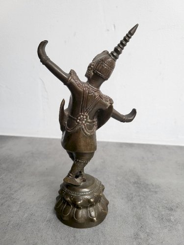 STATUE EN BRONZE DANSEUSE CAMBODGIENNE N°2