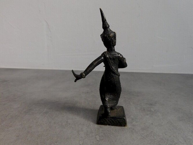 STATUE EN BRONZE DANSEUSE THAILANDAISE N° 16