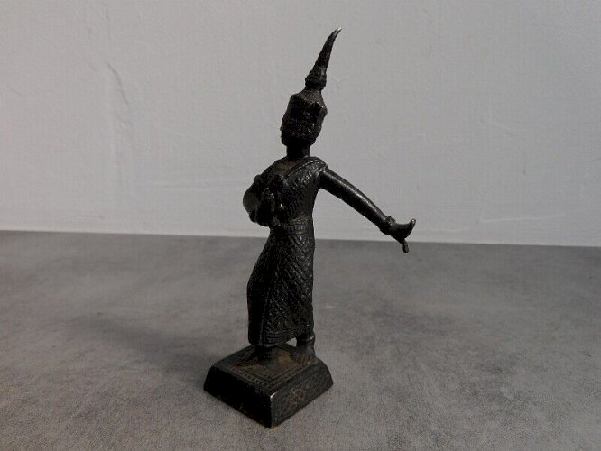 STATUE EN BRONZE DANSEUSE THAILANDAISE N° 16