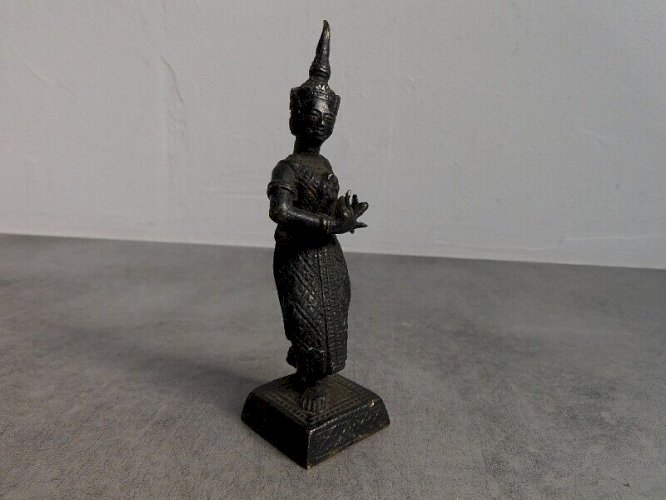 STATUE EN BRONZE DANSEUSE THAILANDAISE N° 16