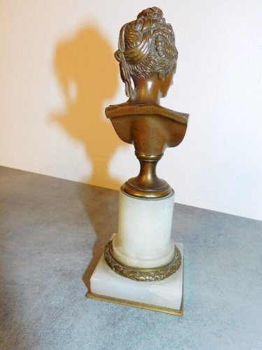 STATUE EN BRONZE DIANE DE POITIERS SUR SUPPORT EN MARBRE
