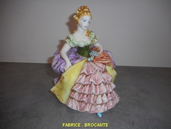 STATUE EN FAIENCE DE 18 CM DE HAUT