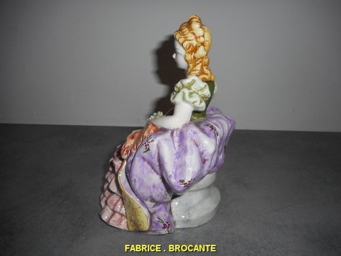 STATUE EN FAIENCE DE 18 CM DE HAUT