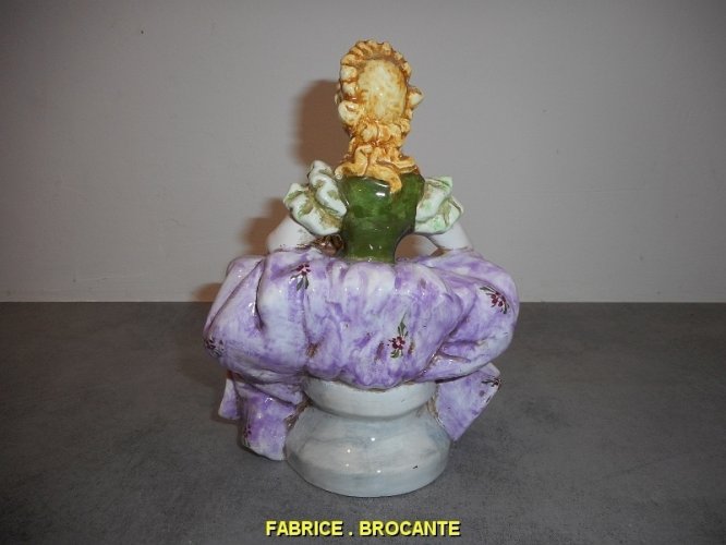 STATUE EN FAIENCE DE 18 CM DE HAUT