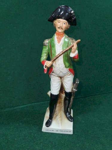 STATUE FIGURINE EN PORCELAINE OFFICIER DE CAVALERIE REF CHAR